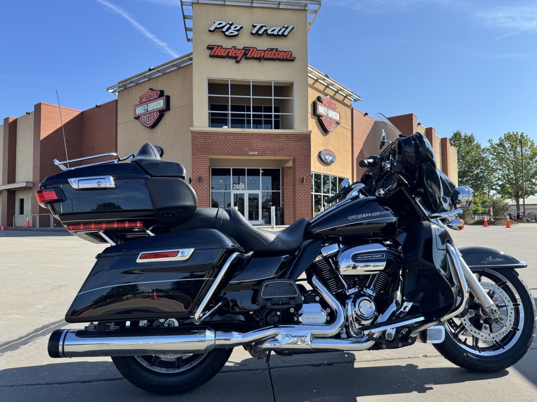 2017 Harley-Davidson Ultra Limited FLHTK Black Hills Gold/Black Quartz 656040