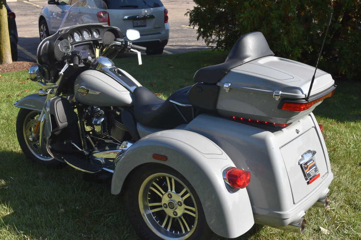 2024 Harley-Davidson Tri Glide Ultra FLHTCUTG - Photo 8