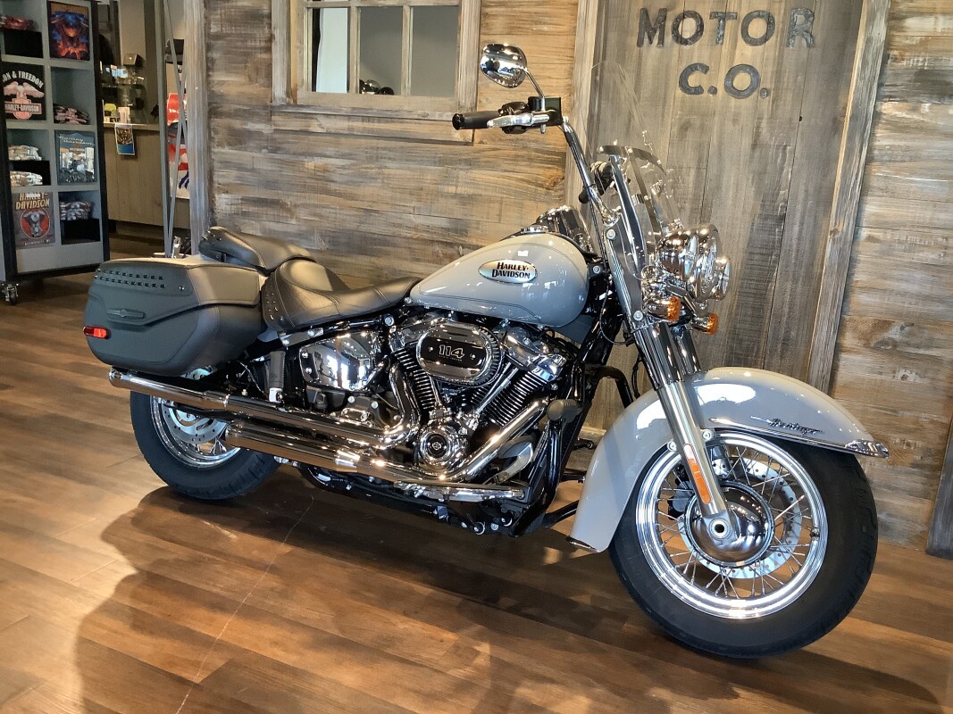 Harley-Davidson® Heritage Classic 2024 FLHCS U534-24 Billiard Gray