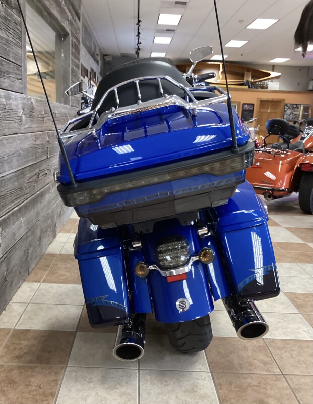 2014 Harley-Davidson CVO Electra Glide Ultra Limited Jupiter Blue and Wicket Sapphire with Dragon - Photo 3