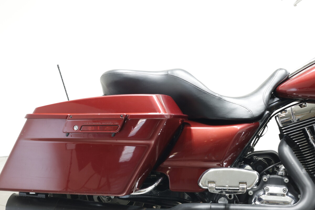 2009 HARLEY-DAVIDSON FLHX STREET GLIDE in RED HOT SUNGLO with 33670 miles - Photo 5