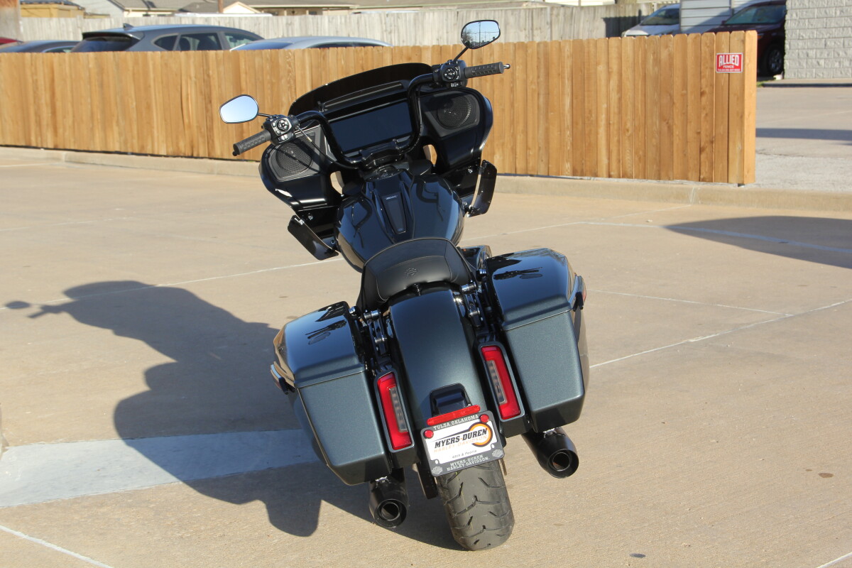 2025 Harley-Davidson Road Glide Iron Horse Metallic - Black Finish - Photo 9