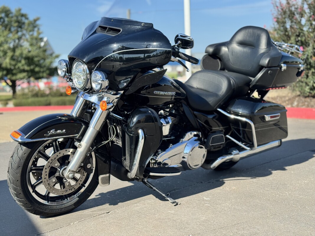 2017 Harley-Davidson Ultra Limited FLHTK Black Hills Gold/Black Quartz 656040 - Photo 5