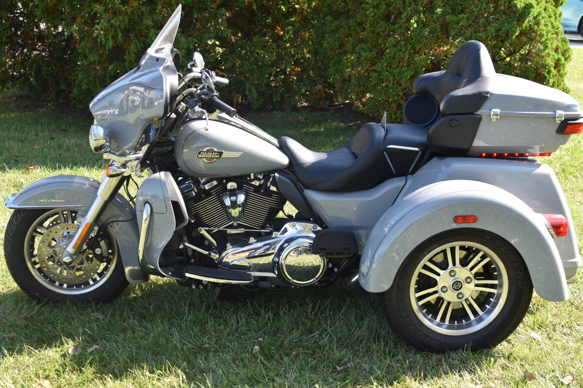 2024 Harley-Davidson Tri Glide Ultra FLHTCUTG