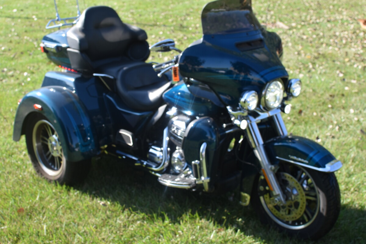 Used 2020 Harley-Davidson Tri Glide Ultra FLHTCUTG - Photo 5