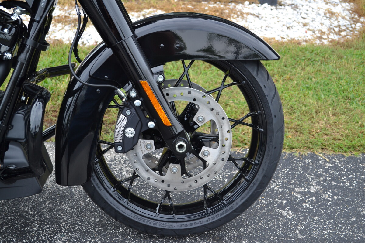 FLHRXS 2025 Road King Special - Photo 5