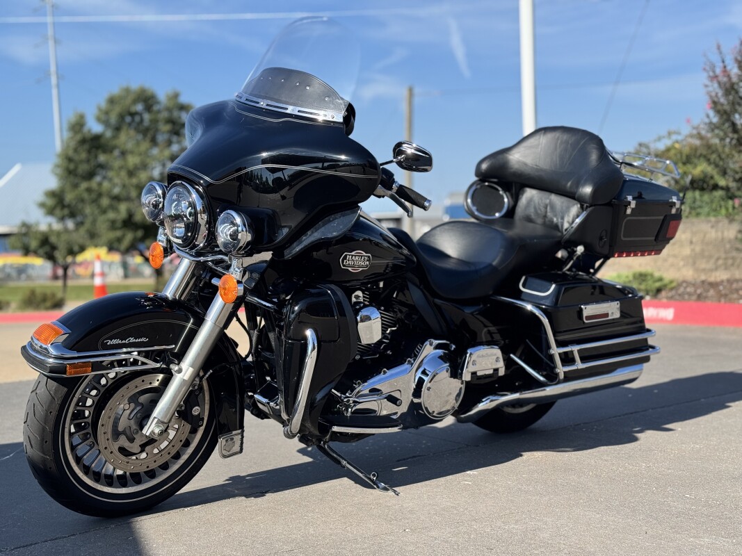 2010 Harley-Davidson Electra Glide Ultra Classic FLHTCU BLACK 626146 - Photo 5