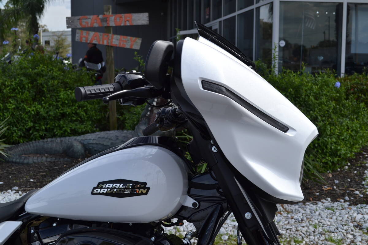 FLHX 2025 Street Glide - Photo 3