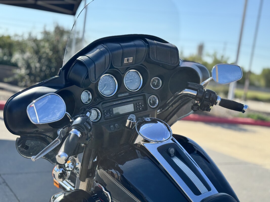 2010 Harley-Davidson Electra Glide Ultra Classic FLHTCU BLACK 626146 - Photo 6