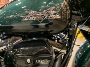 Harley-Davidson® Freewheeler® 2024 FLRT Alpine Green / Vivid Black thumb 2