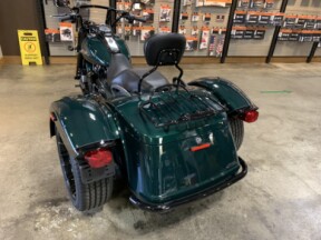 Harley-Davidson® Freewheeler® 2024 FLRT Alpine Green / Vivid Black thumb 3