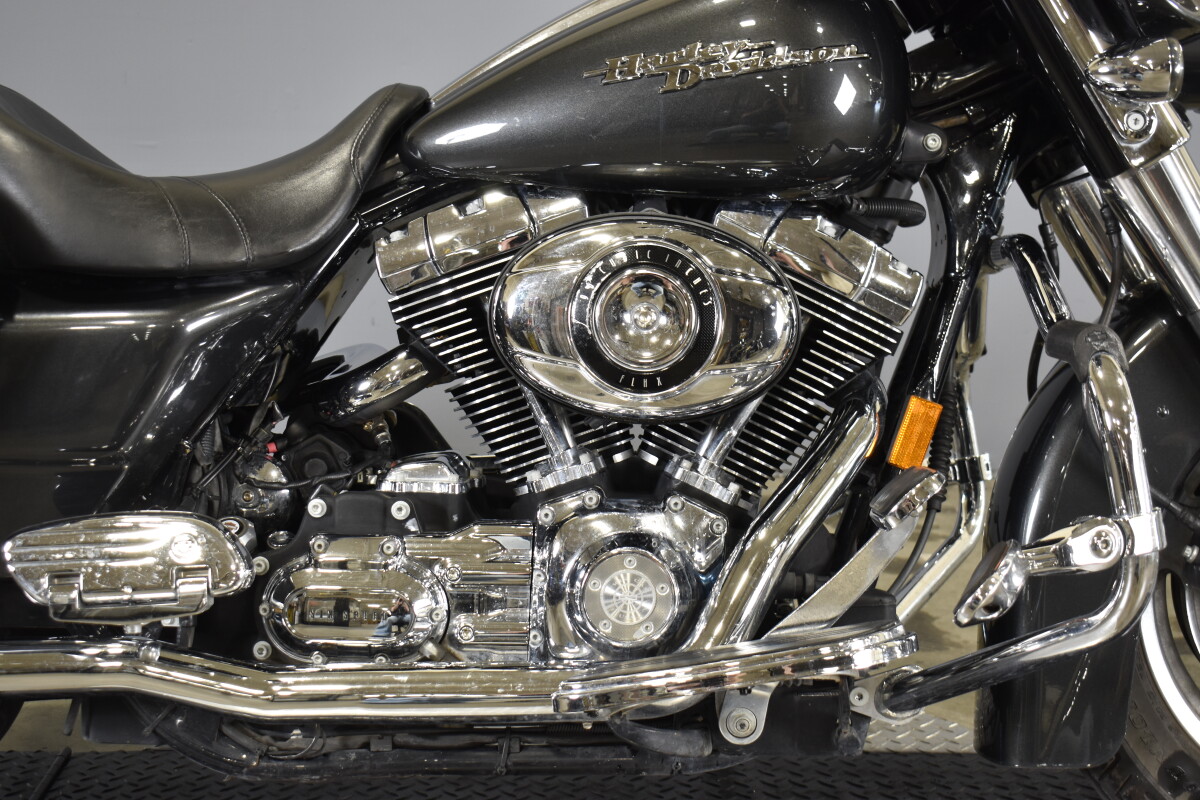 2007 Harley-Davidson Street Glide FLHX - Photo 10