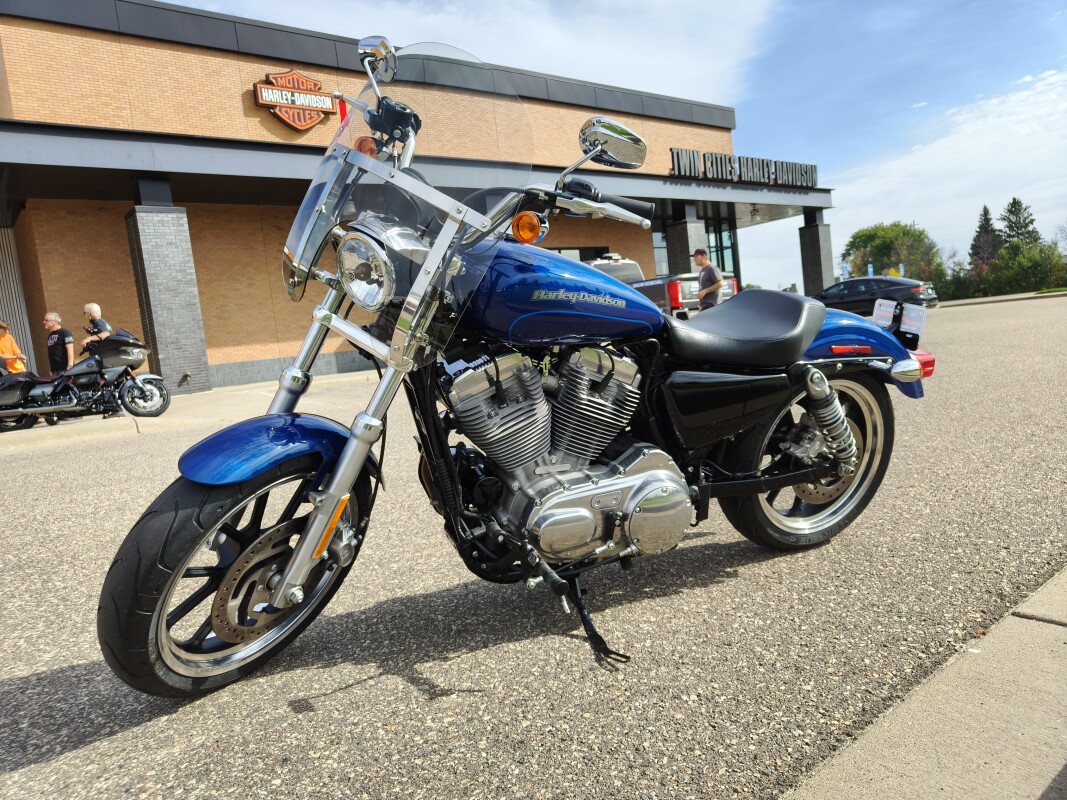 2016 Harley-Davidson Sportster 883 SuperLow Superior Blue