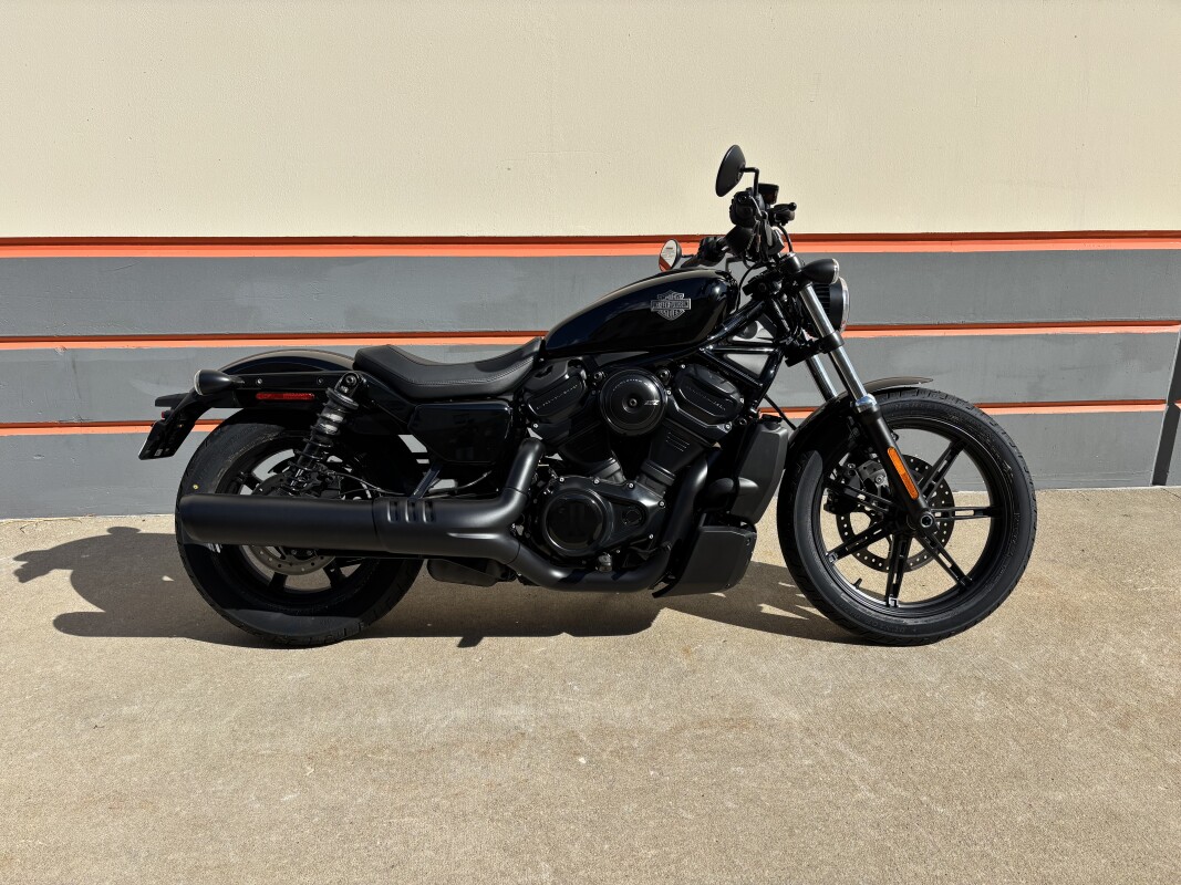2025 Harley-Davidson Nightster VIVID BLACK