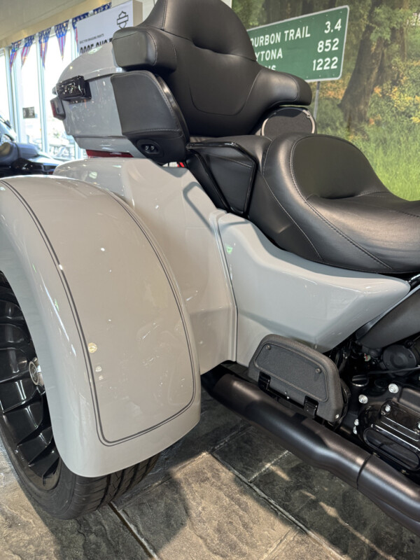 2025 Harley-Davidson Tri Glide Ultra - Photo 4