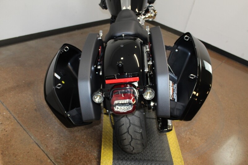 Harley-Davidson Low Rider ST 2025 FXLRST 84649363 VIVID BLACK - Photo 10
