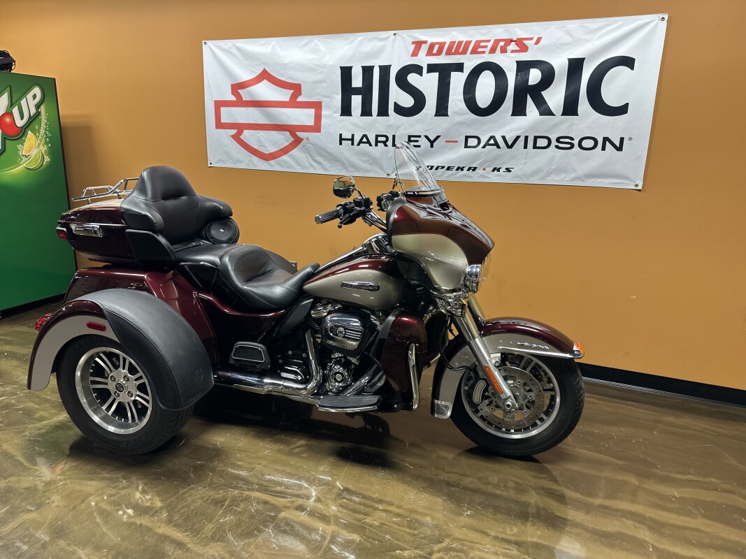 FLHTCUTG 2018 Tri Glide Ultra - Photo 5