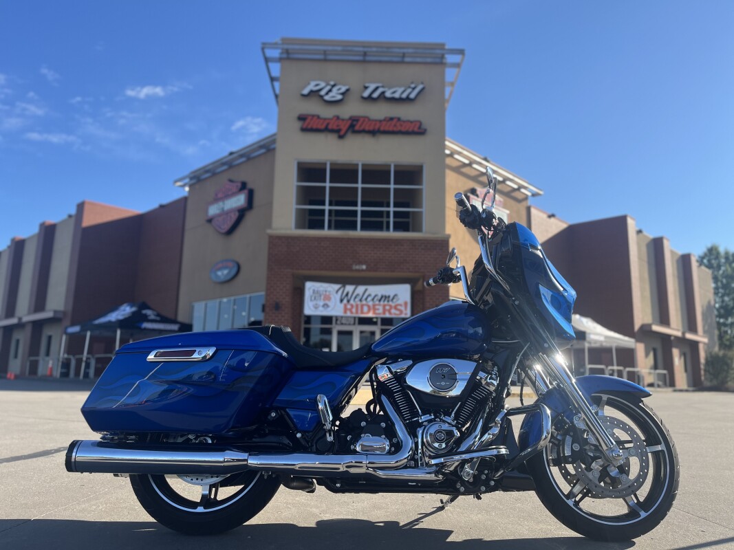 2025 Harley-Davidson Street Glide FLHX Blue Flame Custom paint