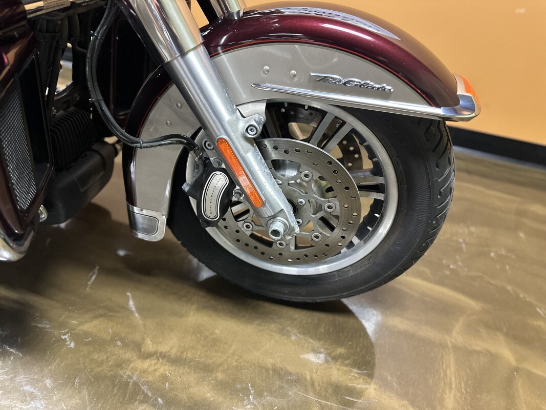 FLHTCUTG 2018 Tri Glide Ultra - Photo 8