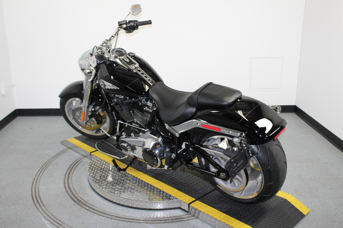 Harley-Davidson Fat Boy 2025 FLFB 84649389 VIVID BLACK W/ PINSTRIPE - Photo 7