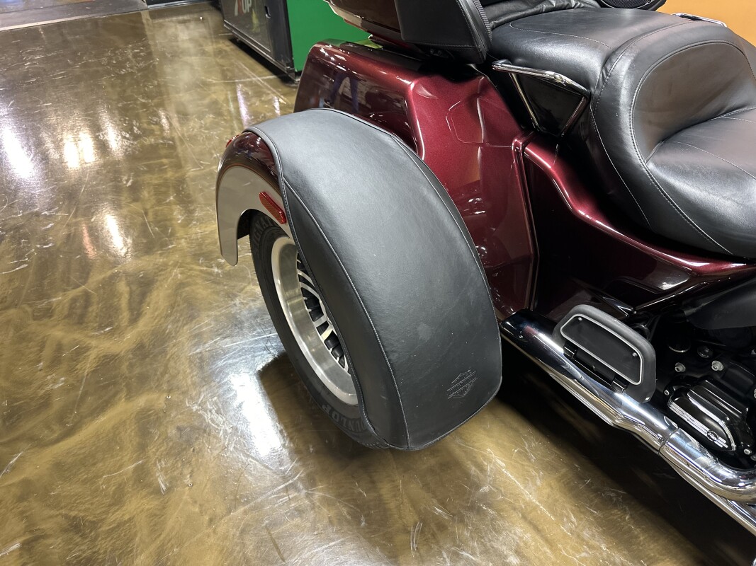 FLHTCUTG 2018 Tri Glide Ultra - Photo 4