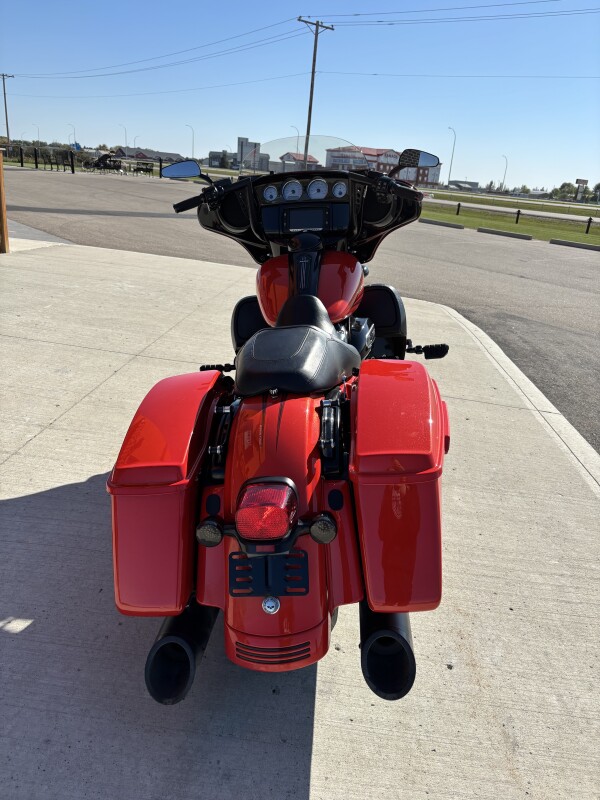 2017 Harley-Davidson Street Glide Special - Photo 4