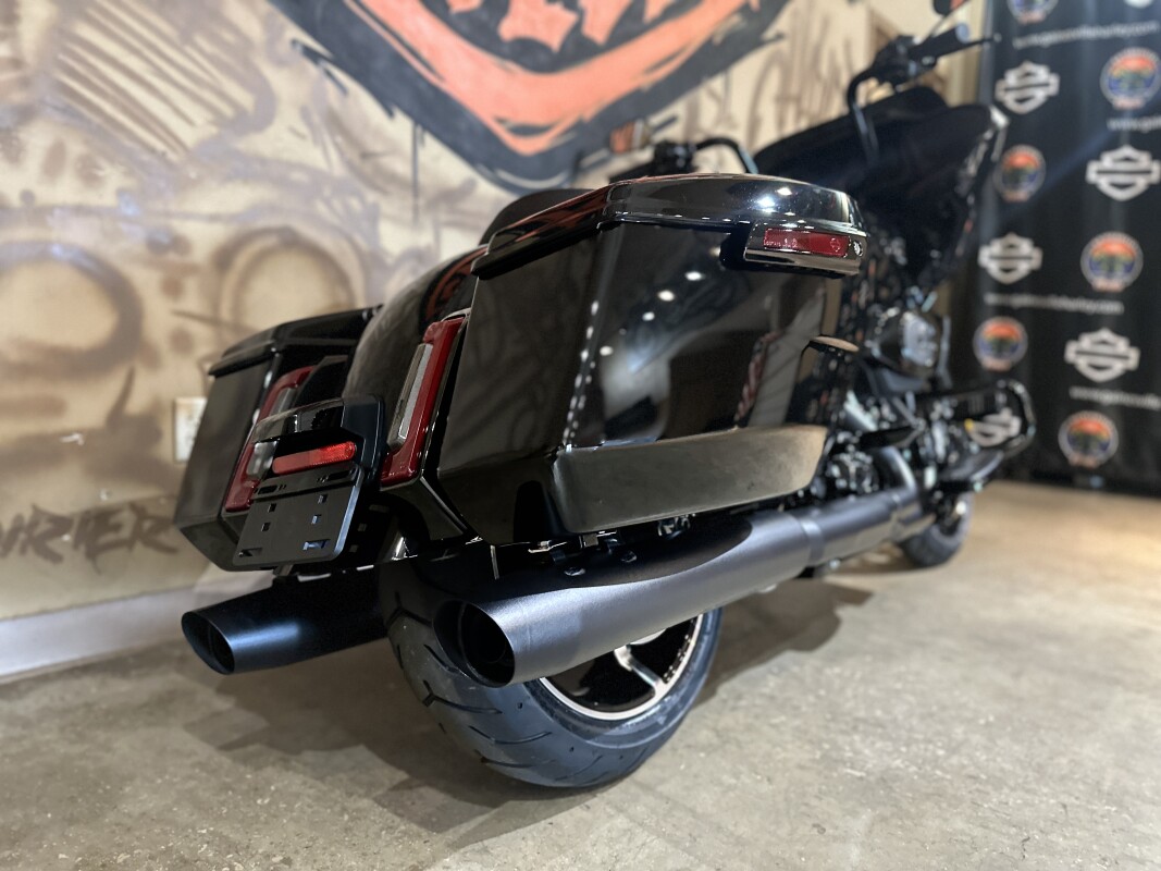 FLTRX 2025 Road Glide - Photo 3
