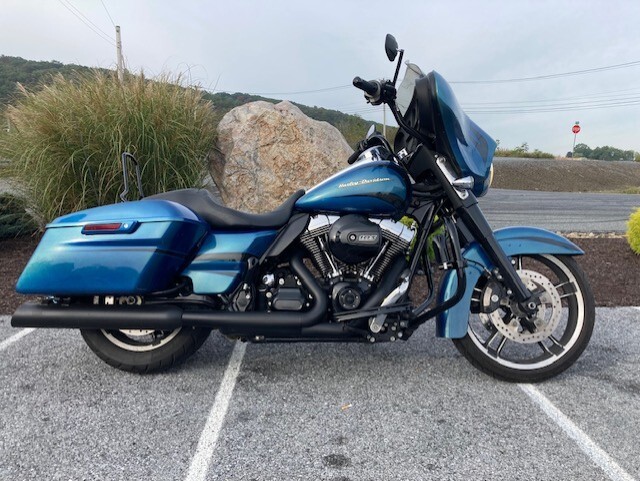 Harley-Davidson Street Glide 2014 FLHX Custom Colour Daytona Blue