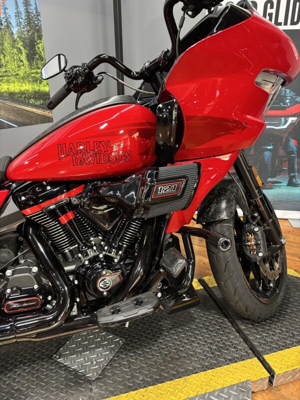 2025 Harley-Davidson CVO Road Glide ST RALLY RED - Photo 2