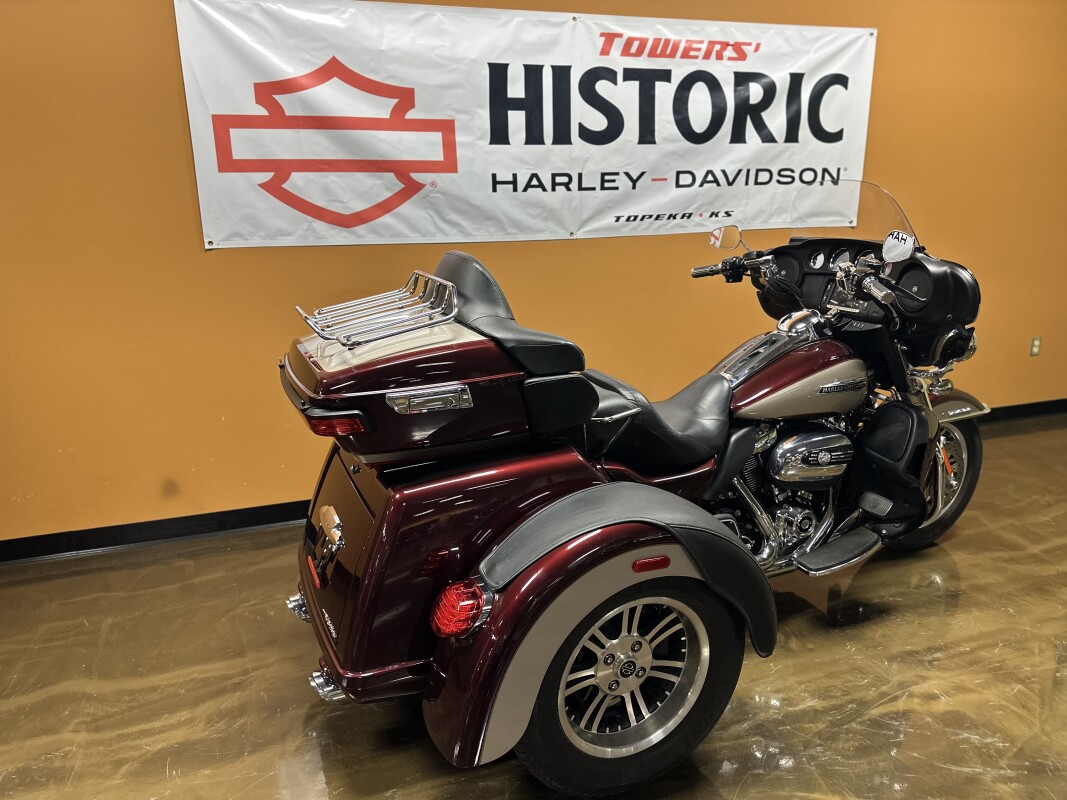 FLHTCUTG 2018 Tri Glide Ultra - Photo 7