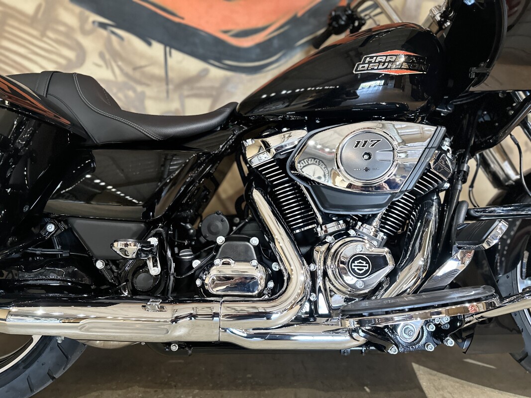 FLTRX 2025 Road Glide - Photo 7
