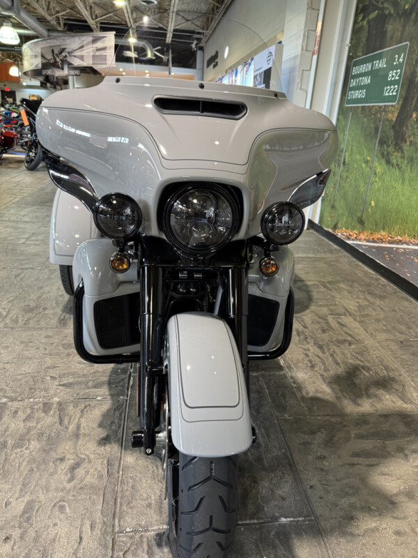 2025 Harley-Davidson Tri Glide Ultra - Photo 7