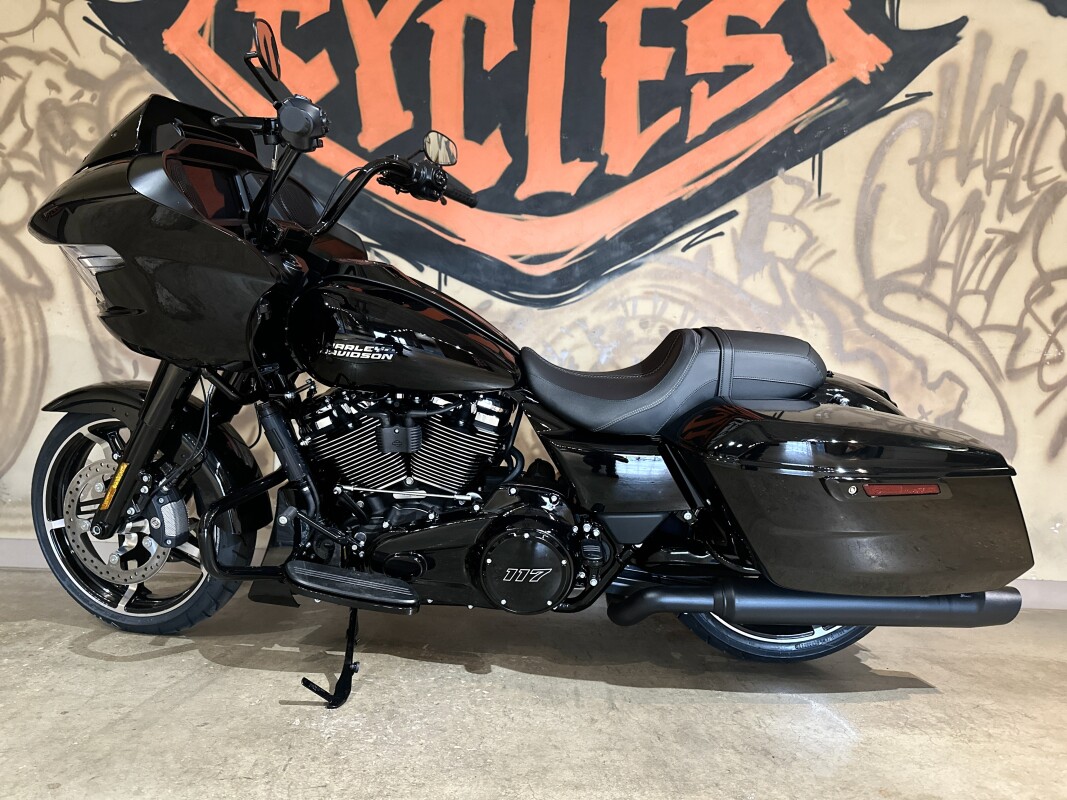 FLTRX 2025 Road Glide - Photo 9
