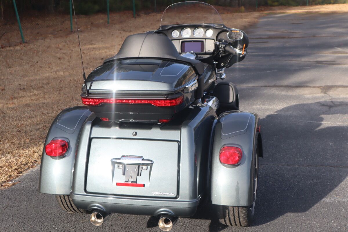 2025 Harley-Davidson Tri Glide Ultra FLHTCUTG - Photo 9