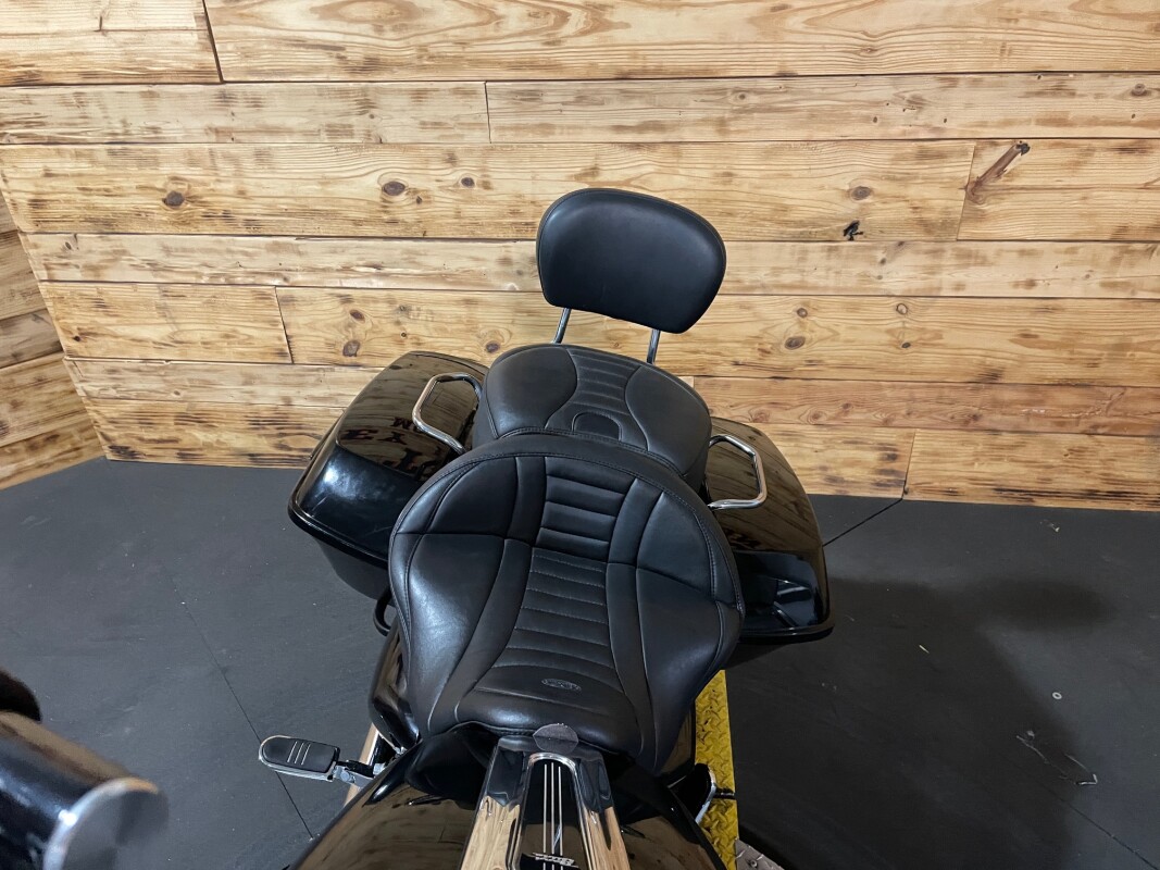 Harley-Davidson Road Glide 2016 FLTRX Vivid Black - Photo 9