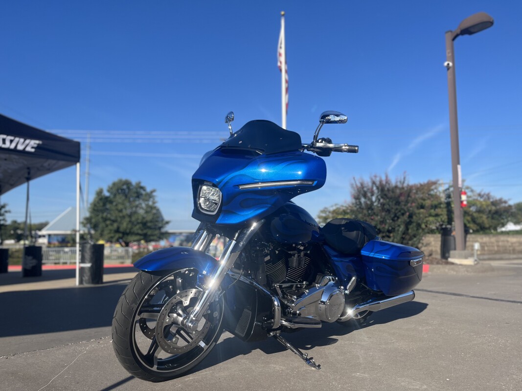 2025 Harley-Davidson Street Glide FLHX Blue Flame Custom paint - Photo 7
