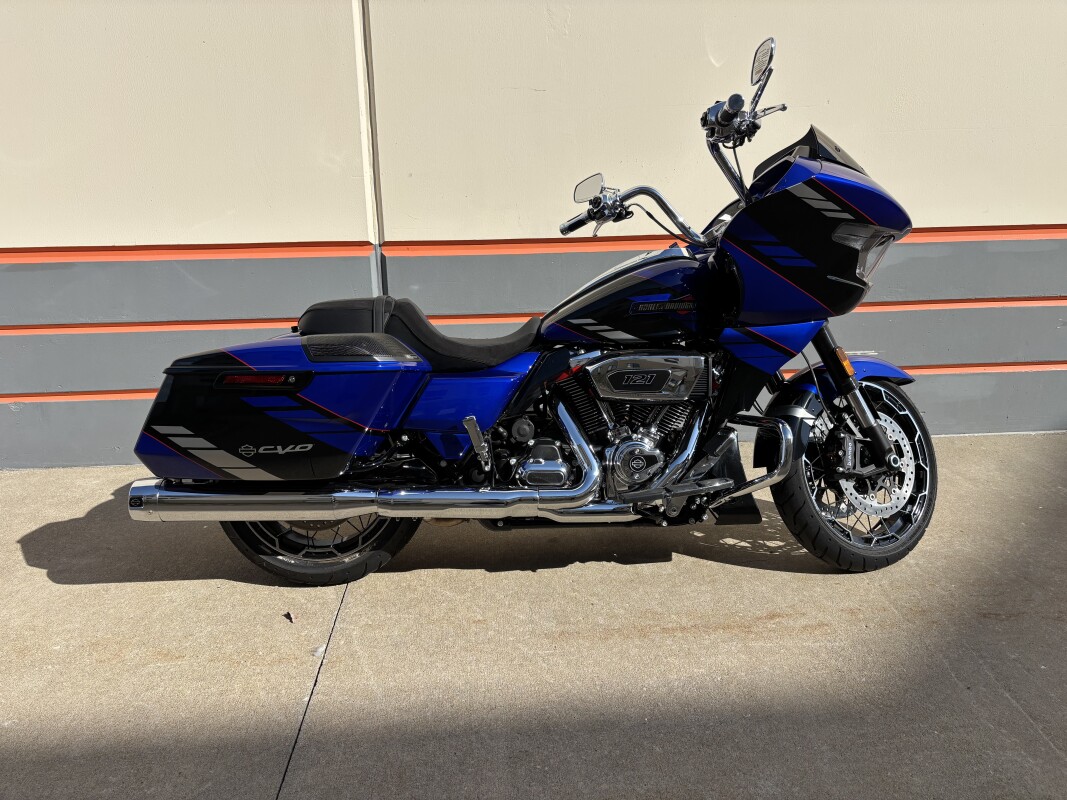 2025 Harley-Davidson CVO Road Glide BLUE STREAK