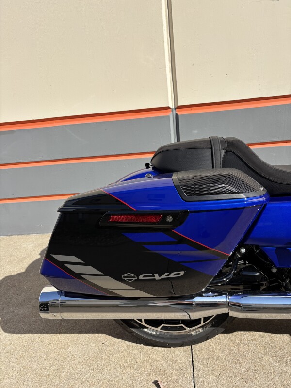 2025 Harley-Davidson CVO Road Glide BLUE STREAK - Photo 4
