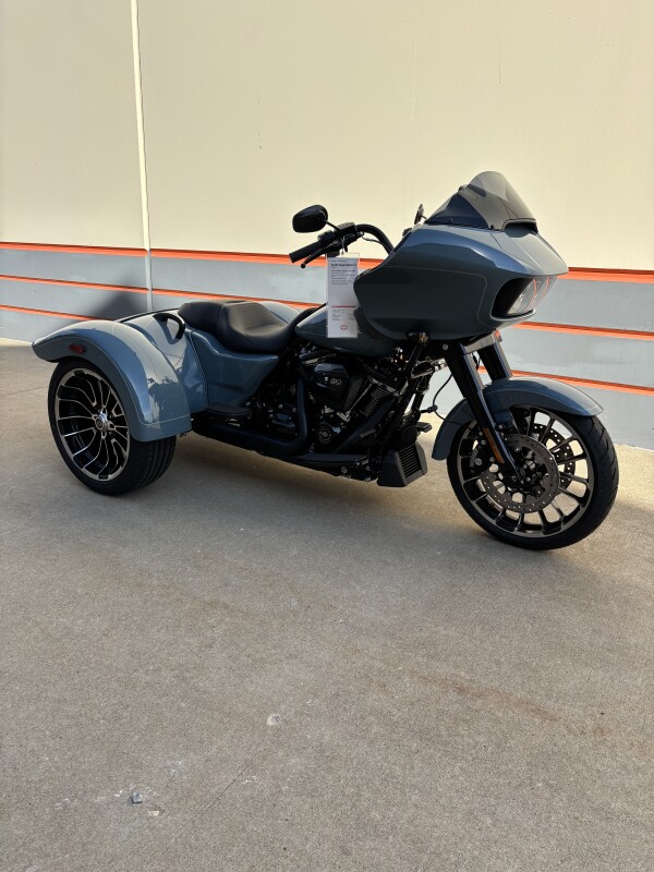 2024 Harley-Davidson Road Glide 3 SHARKSKIN BO