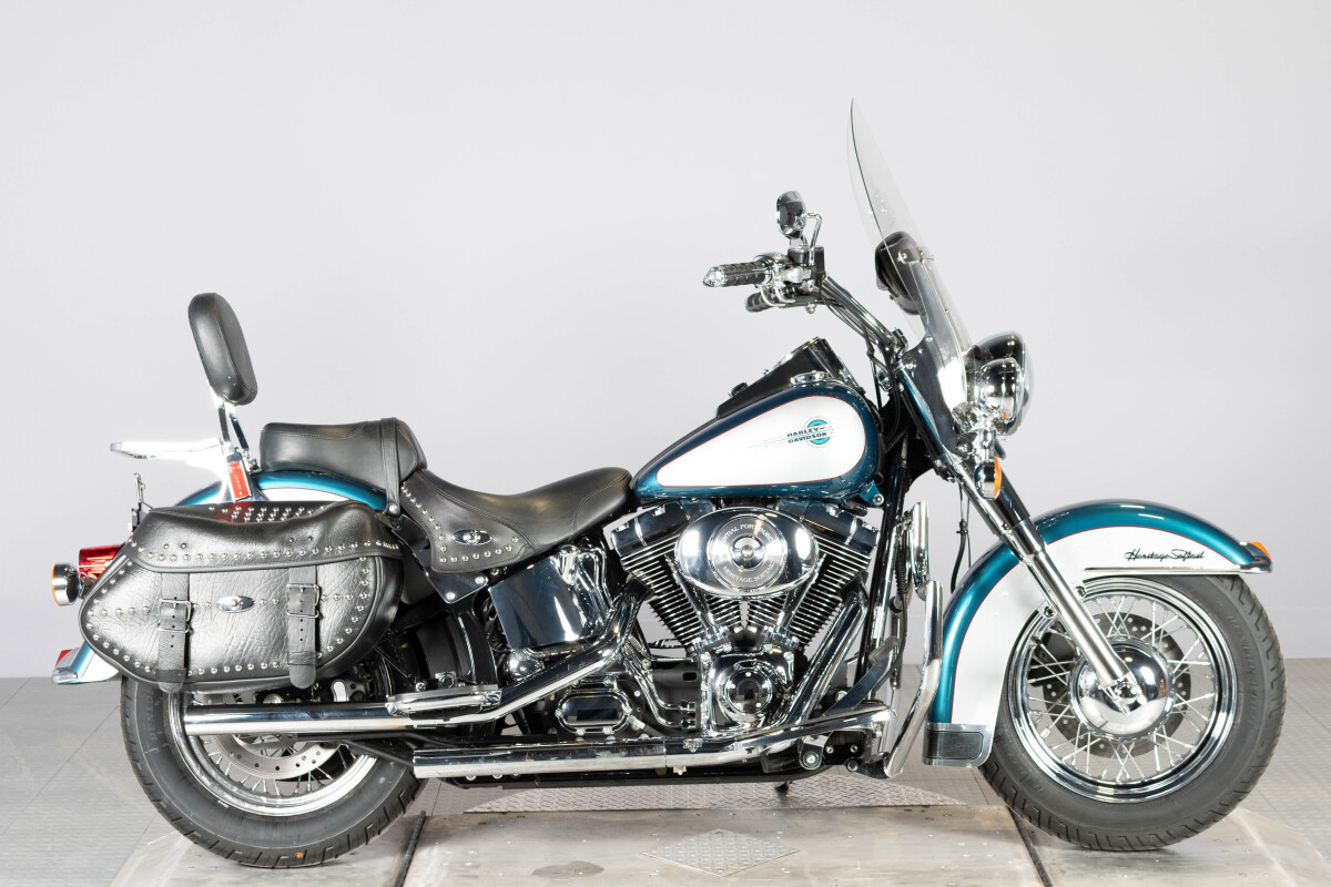 2004 Harley-Davidson® Heritage Softail® Classic FLSTCI | High