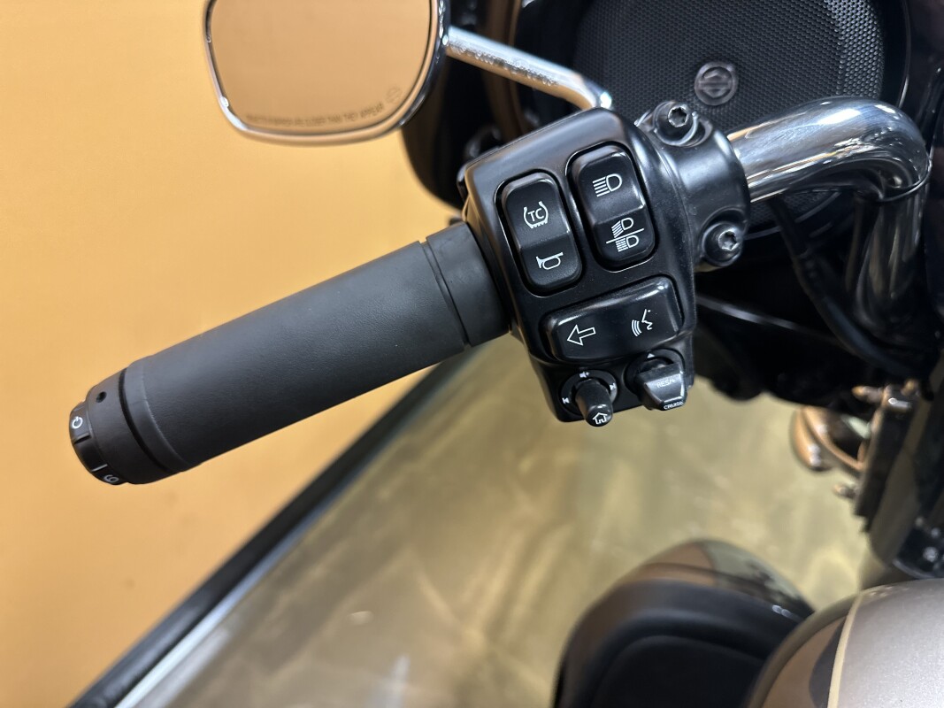 FLHTK 2023 Ultra Limited, photo 13