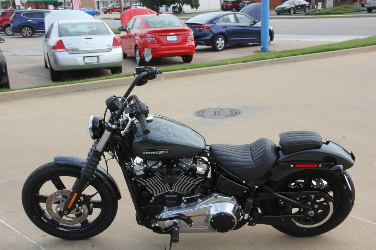 2025 Harley-Davidson Street Bob Iron Horse Metallic w/Cast Wheels - Photo 3