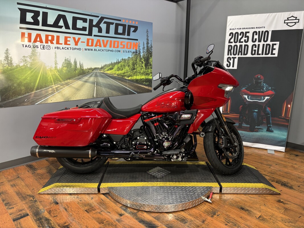 2025 Harley-Davidson CVO Road Glide ST RALLY RED