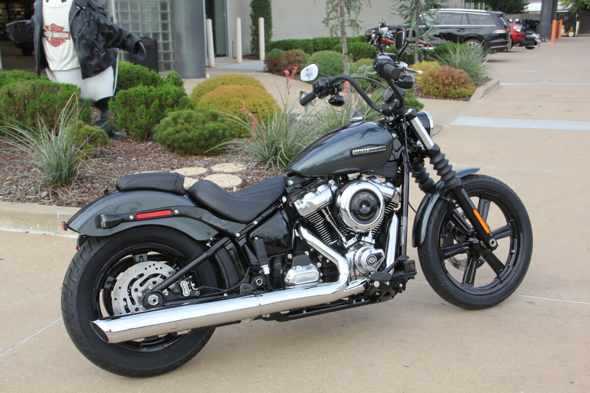 2025 Harley-Davidson Street Bob Iron Horse Metallic w/Cast Wheels - Photo 5