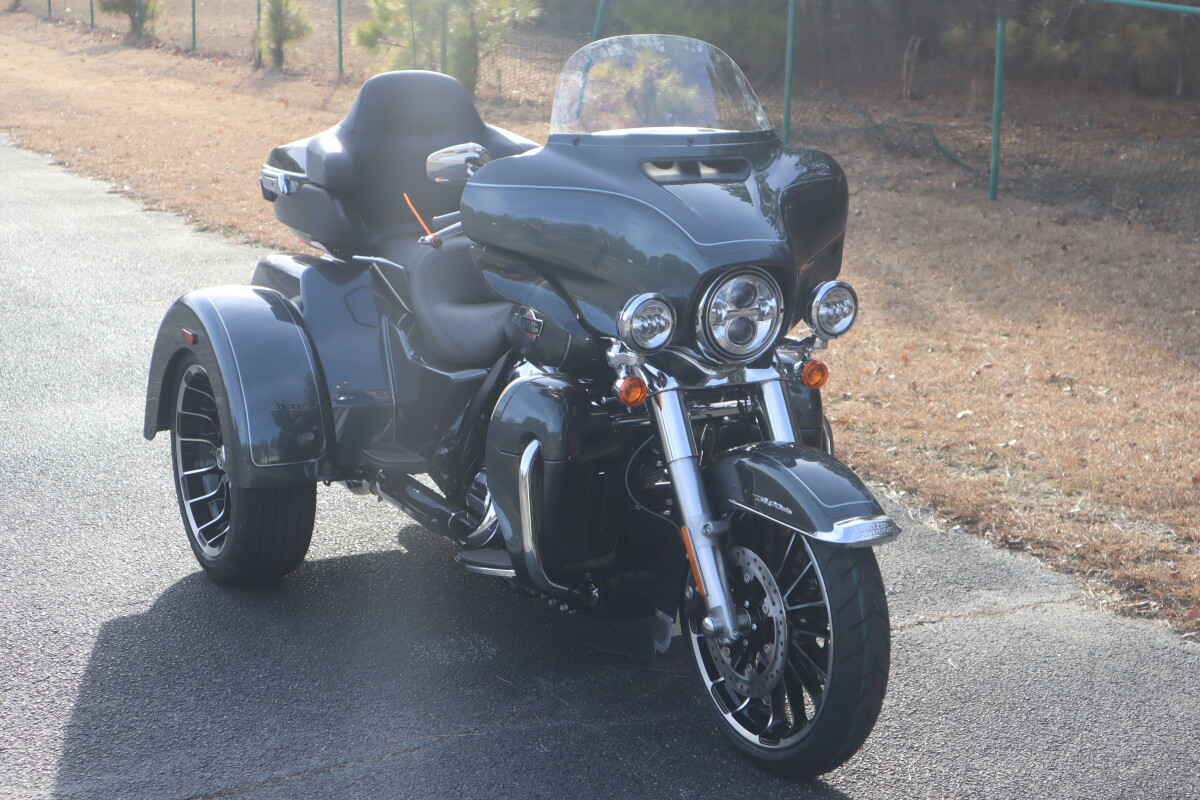 2025 Harley-Davidson Tri Glide Ultra FLHTCUTG - Photo 4