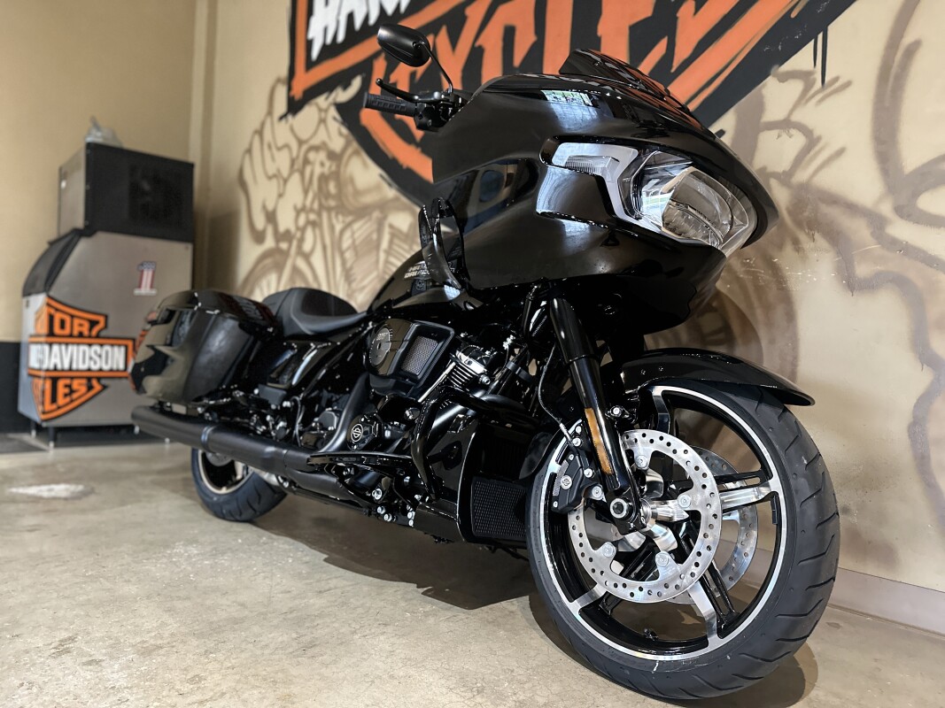 FLTRX 2025 Road Glide - Photo 5