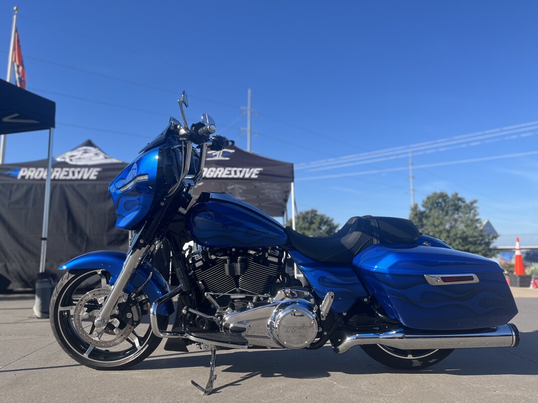 2025 Harley-Davidson Street Glide FLHX Blue Flame Custom paint - Photo 6