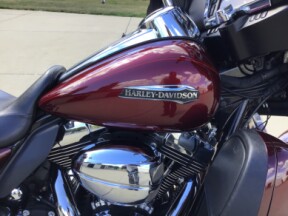 FLHTCUL 2015 Electra Glide® Ultra Classic® Low thumb 3