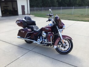 FLHTCUL 2015 Electra Glide® Ultra Classic® Low thumb 2