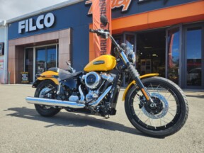 2025 Harley-Davidson Street Bob™ Centerline Yellow Laced Wheels *MY24 RUNOUT WAS $28530 NOW $25990!* thumb 2